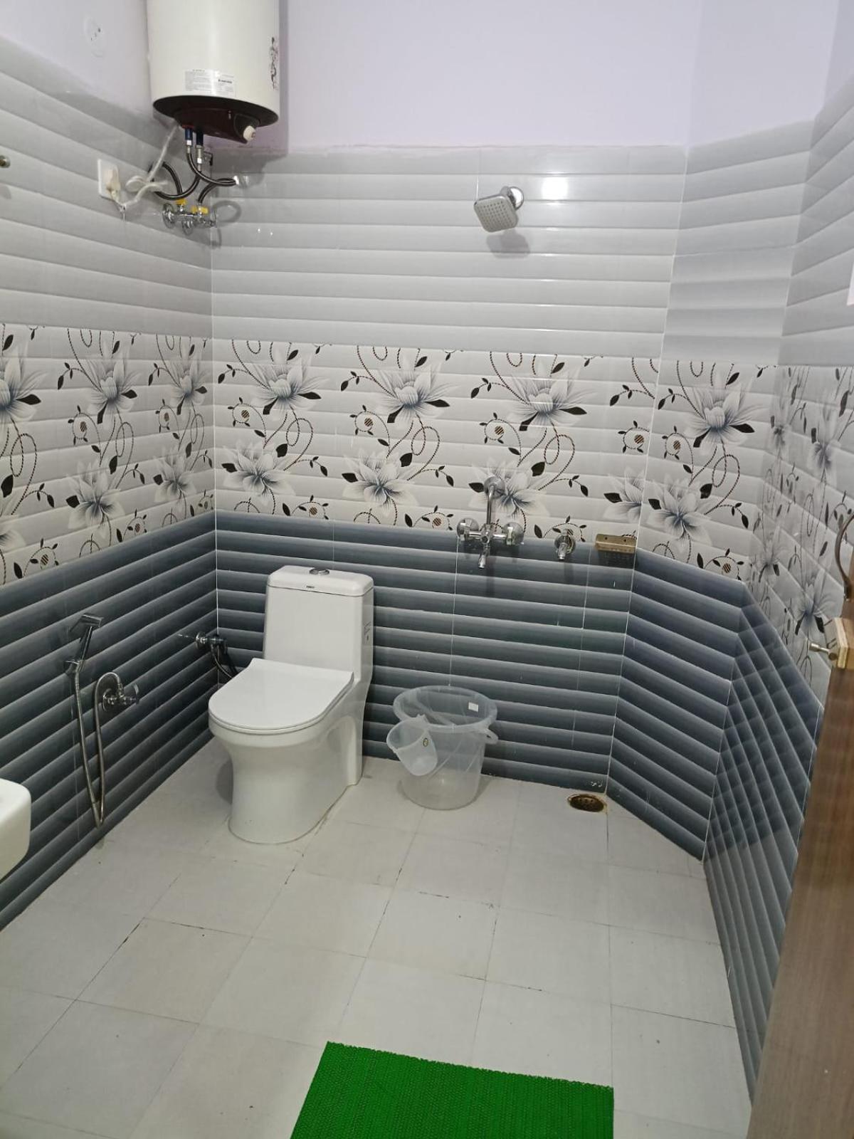 Parvatiya Homestay 무소리에 외부 사진